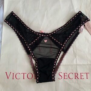 NWT Victoria’s Secret Panty Size Large